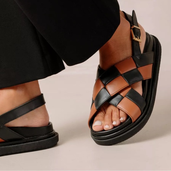 ALOHAS Shoes - ALOHAS Two-Tone Woven Leather Sandals in Black and Brown
